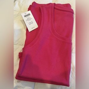 Chico’s Tivona Pink Knit Scoop Neck Tank Size 00. (US Size 2)